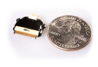 Miniature and lightweight digital headstage for 32 microelectrodes or macroelectrodes. world's smallest headstage. multiplexed output. 
